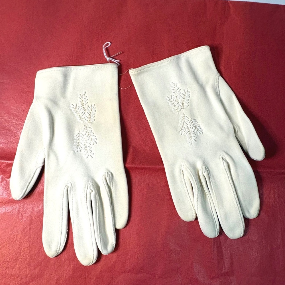 Vintage 1950s Off White Beaded Wrist Length Dress Gloves Mid Century Formal